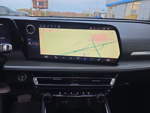 Used 2025 Chevrolet Traverse LT image 18