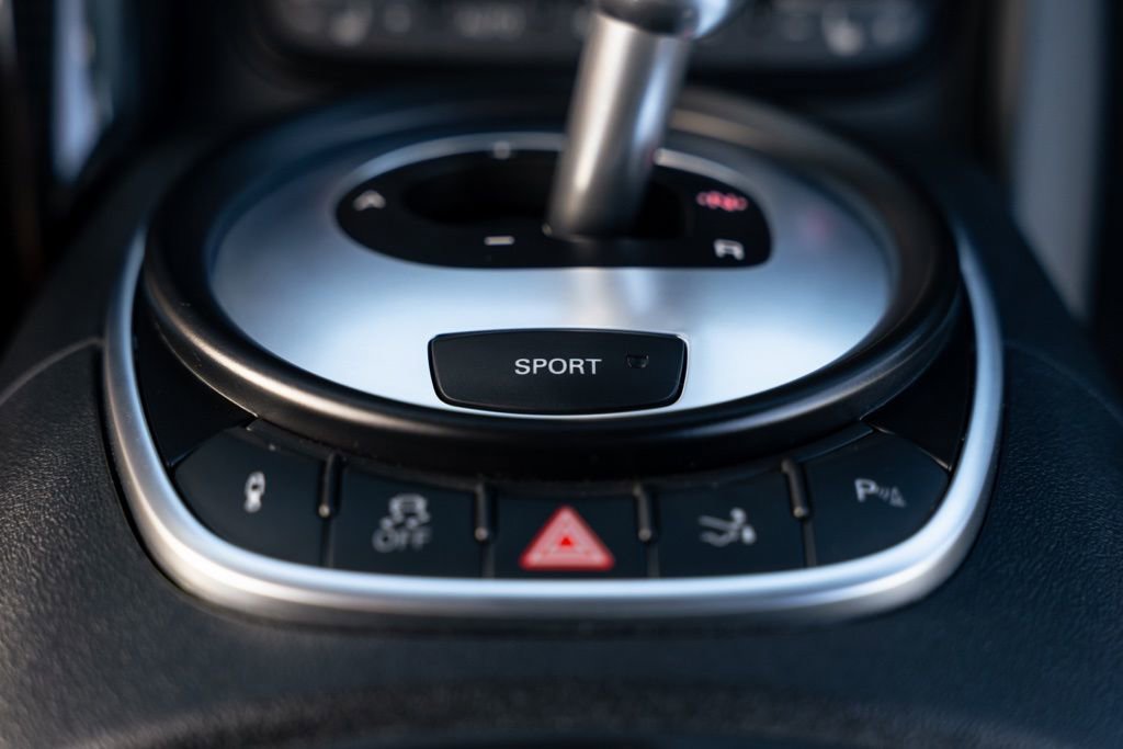 Used 2011 Audi R8 V10 image 24