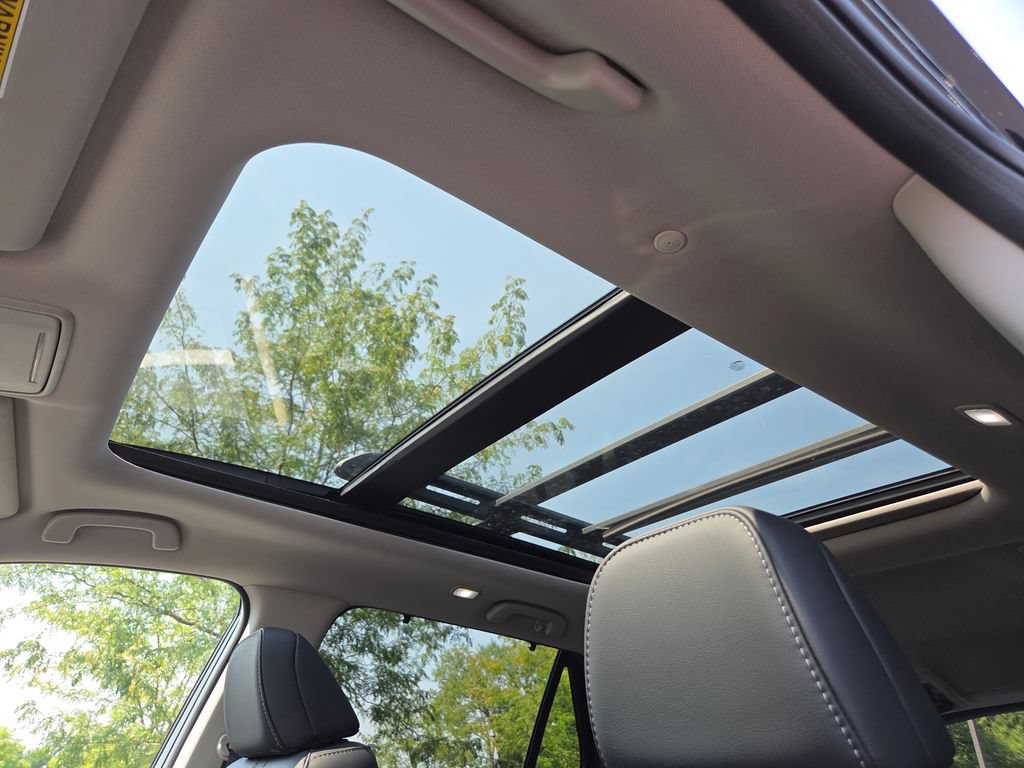 New 2026 Honda Pilot Touring image 3