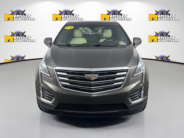 Used 2019 Cadillac XT5 AWD image 2