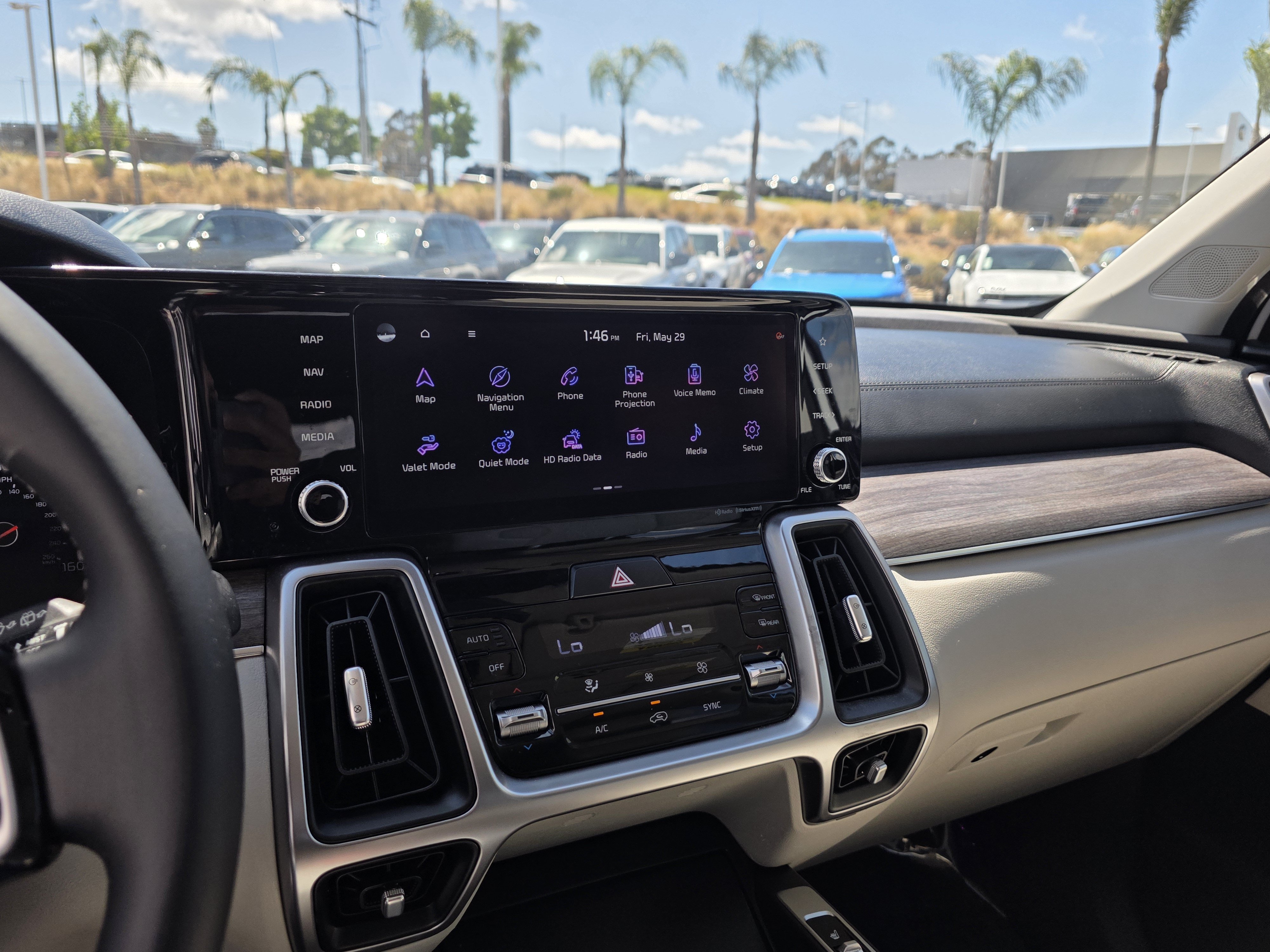 Used 2022 Kia Sorento EX w/ Panoramic Sunroof Package FWD image 14