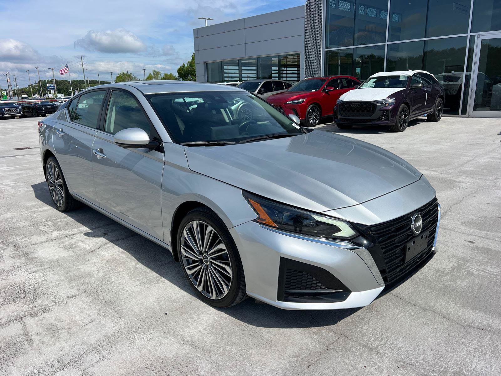 Used 2023 Nissan Altima 2.5 SL AWD/4WD image 3