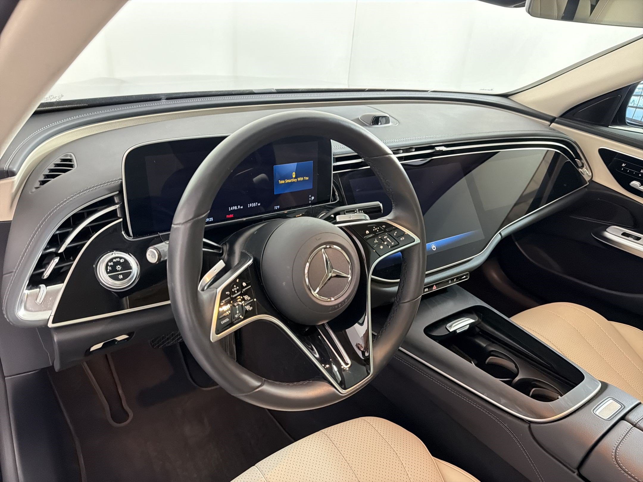 Certified 2025 Mercedes-Benz E 350 4MATIC Sedan image 4