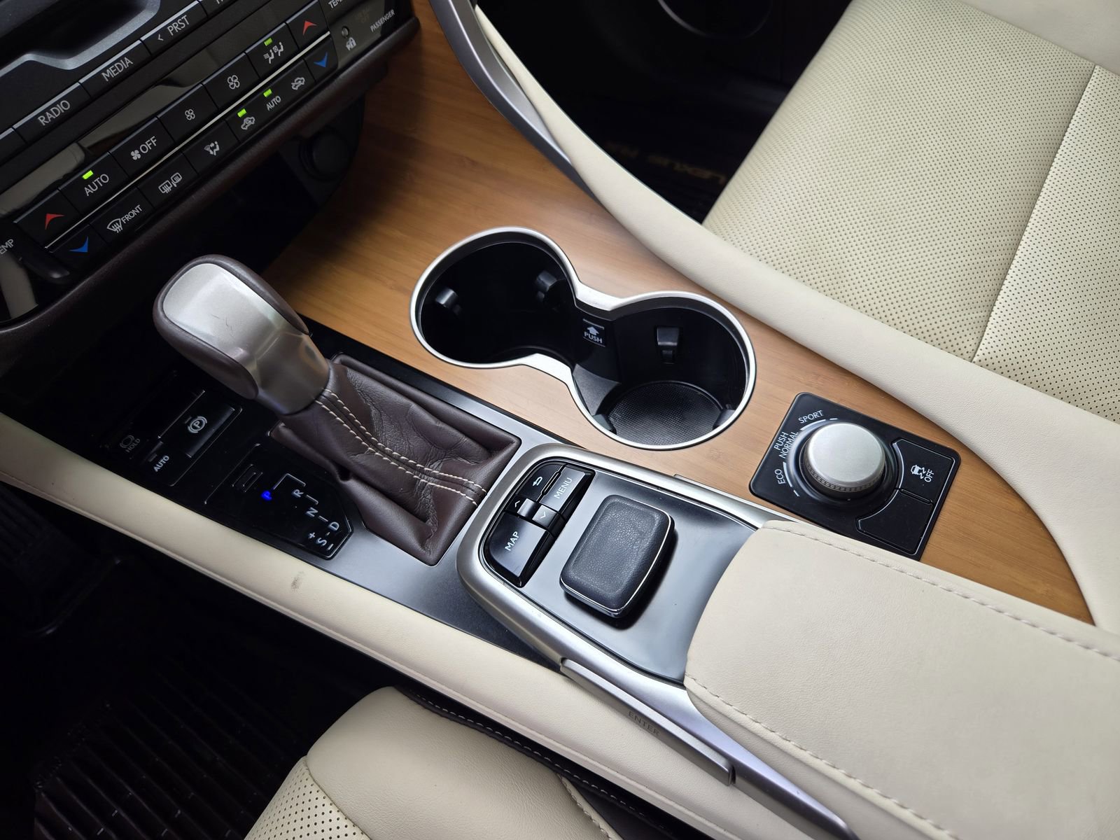 Used 2017 Lexus RX 350 FWD w/ Premium Package image 18