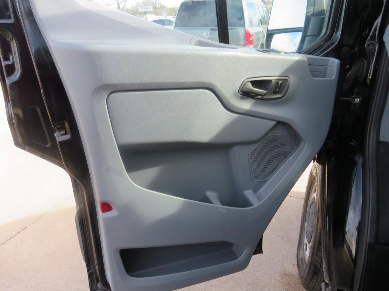 Used 2018 Ford Transit 150 XL RWD image 10