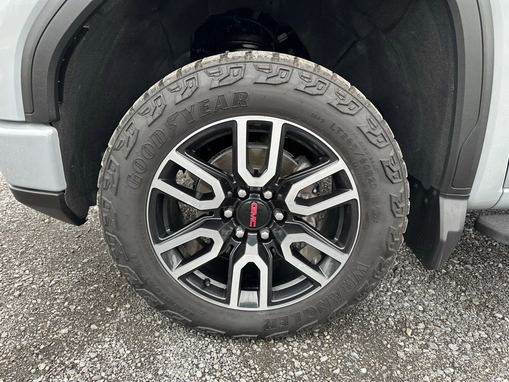 Used 2024 GMC Sierra 1500 AT4 w/ Technology Package image 15