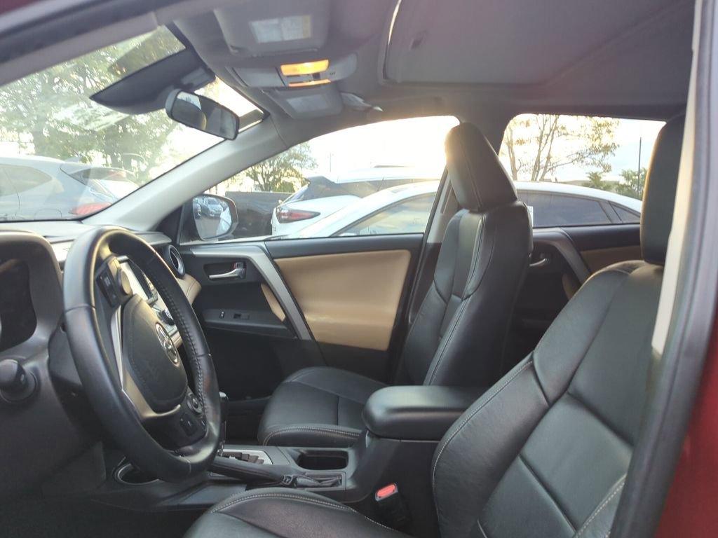 Used 2018 Toyota RAV4 XLE image 6