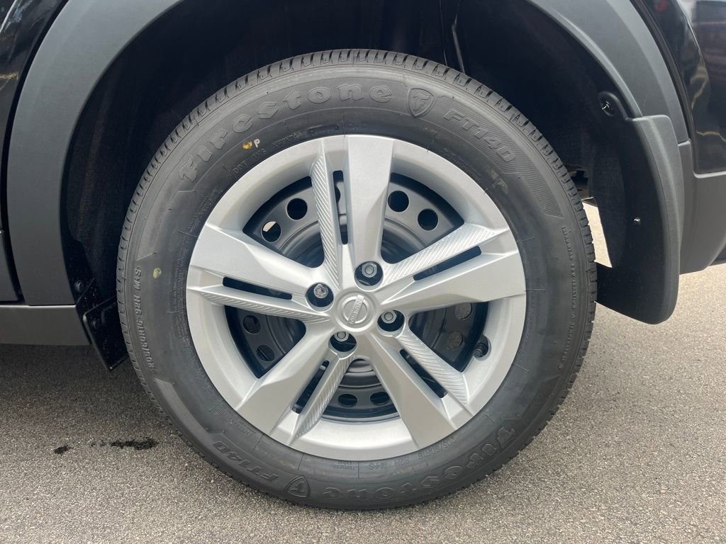 New 2025 Nissan Kicks Play S image 10