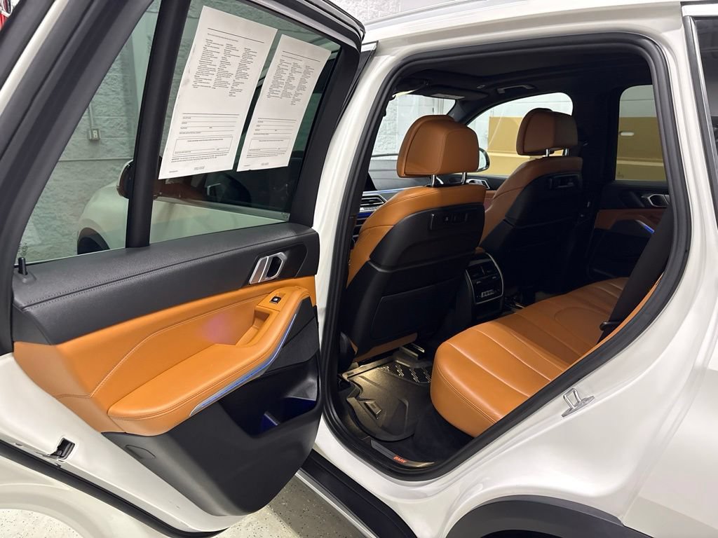 Used 2022 BMW X5 xDrive40i w/ Climate Comfort Package AWD/4WD image 31