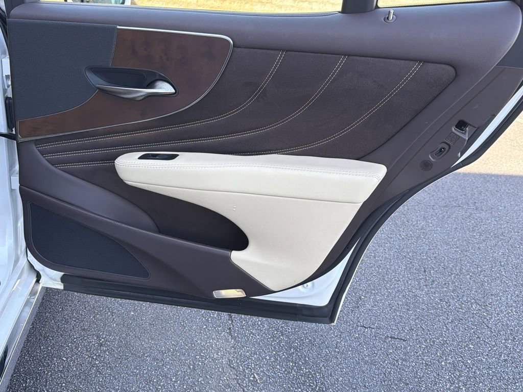 Used 2018 Lexus LS 500 w/ Accessory Package (Z2) image 16