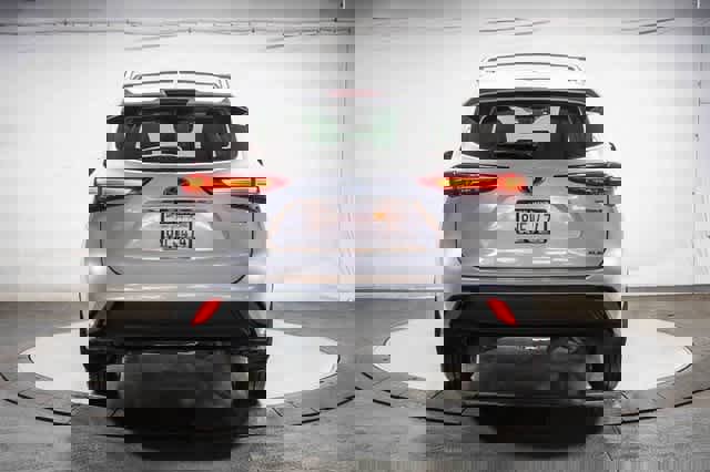 Certified 2021 Toyota Highlander XLE image 4