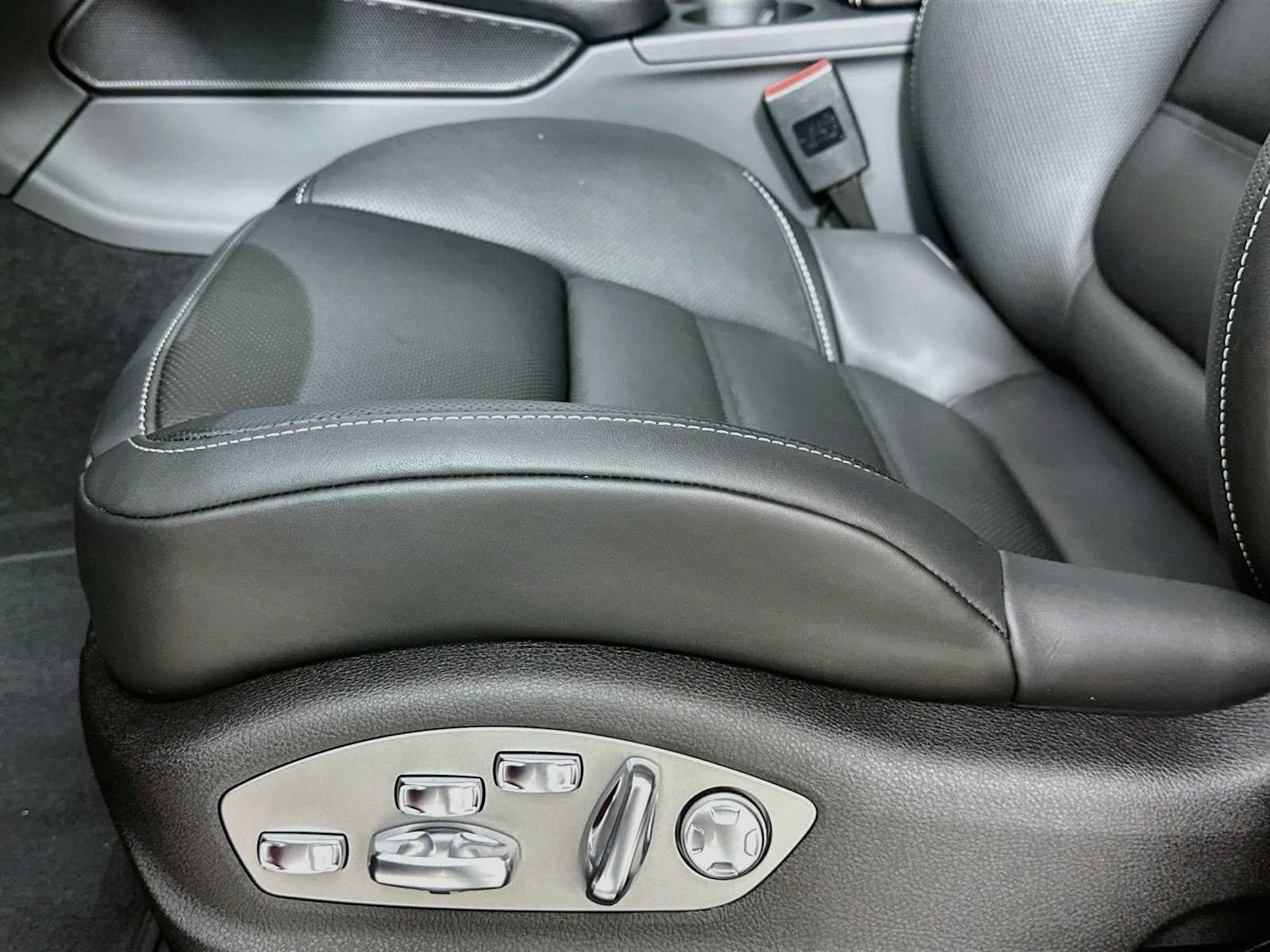 New 2026 Porsche Macan S AWD/4WD image 12