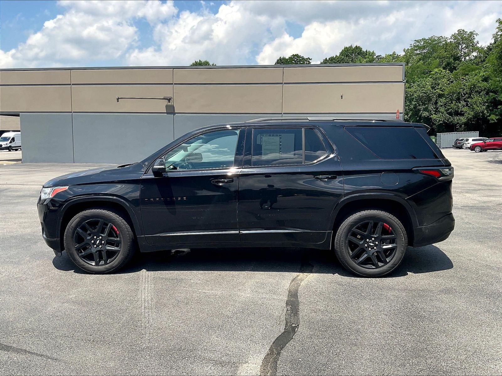 Used 2021 Chevrolet Traverse Premier w/ Redline Edition AWD/4WD image 34