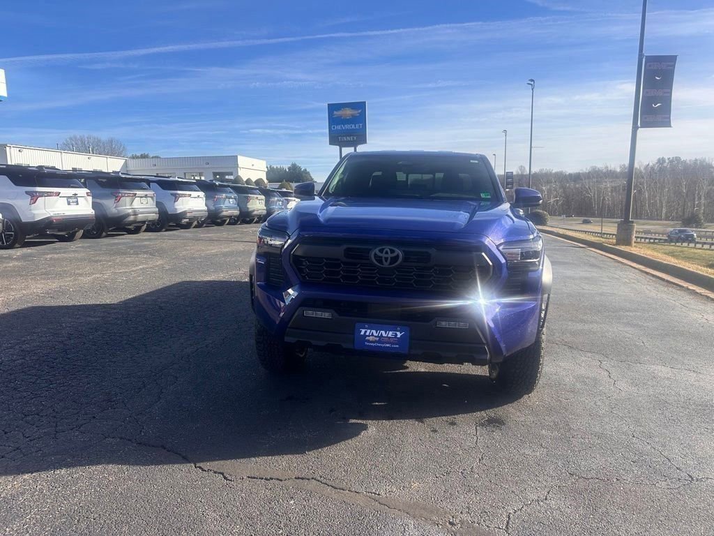 Used 2025 Toyota Tacoma 4x4 Double Cab image 2