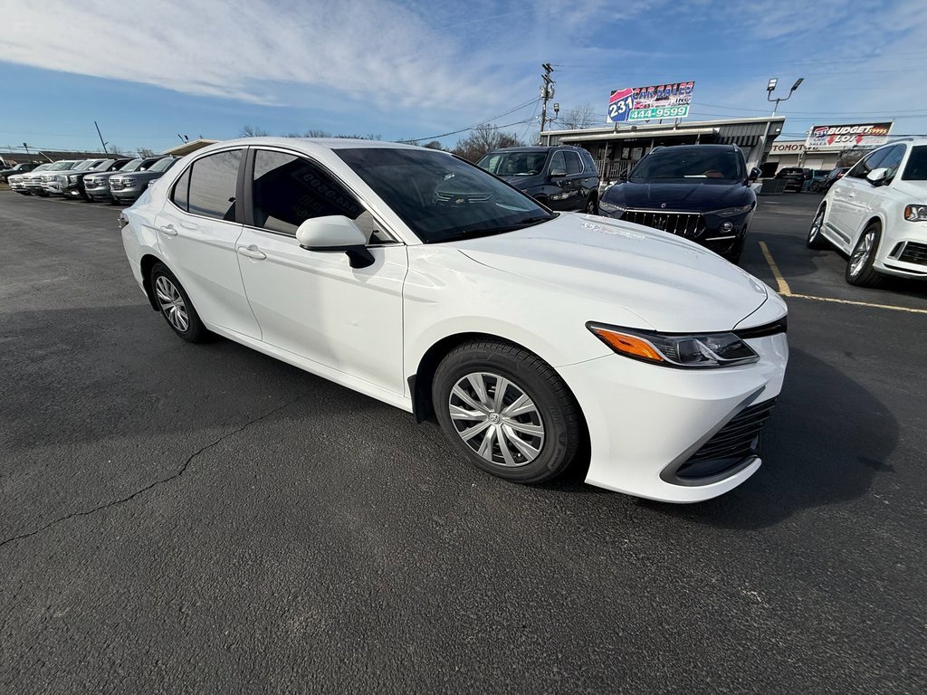Used 2022 Toyota Camry LE image 1