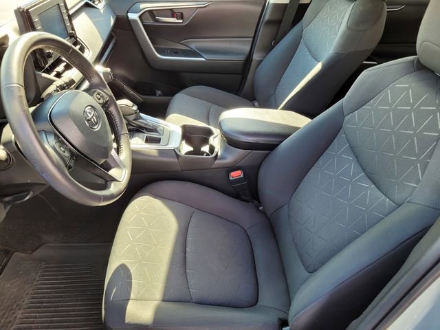 Used 2021 Toyota RAV4 XLE w/ Convenience Package image 15