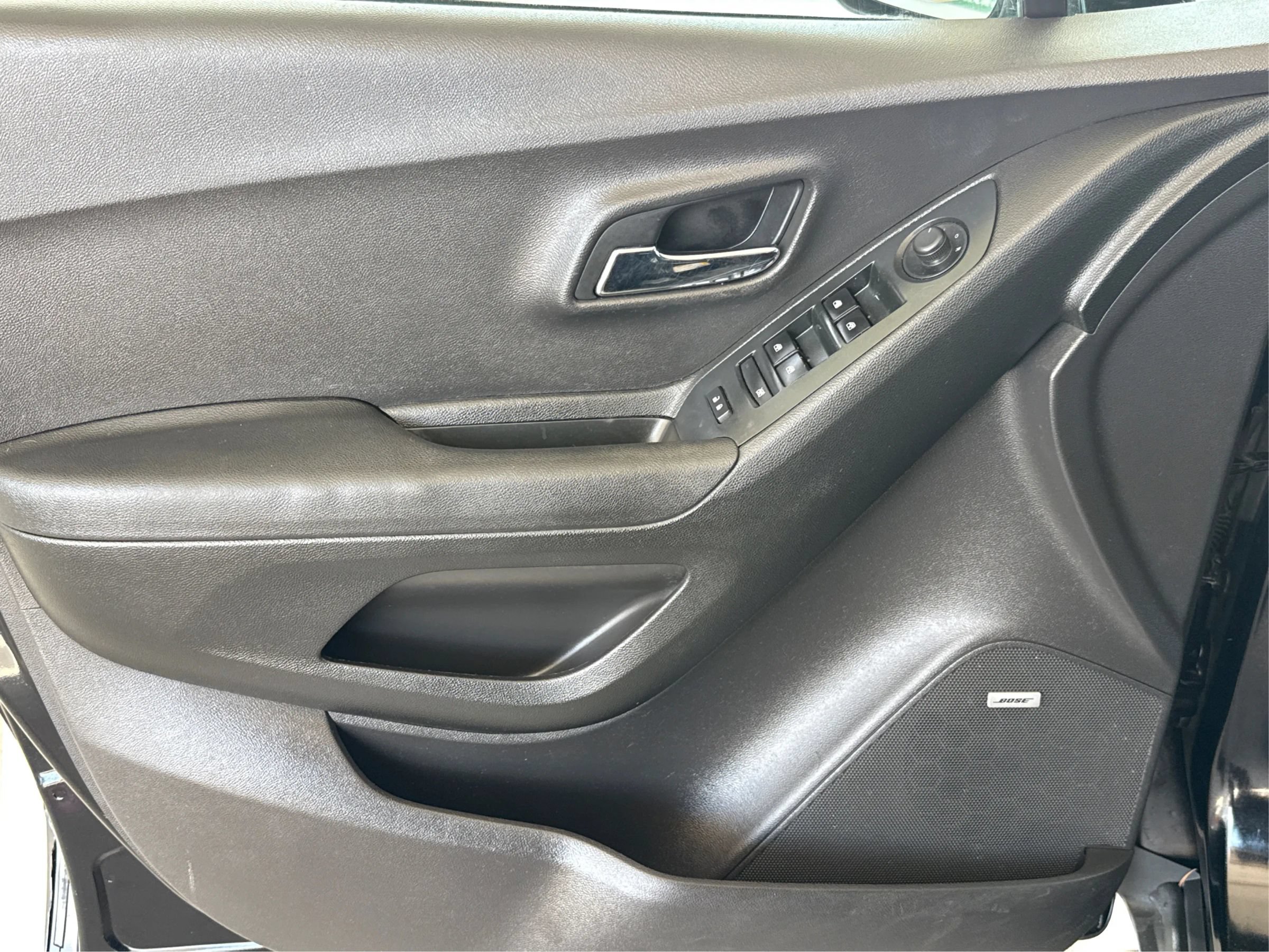 Used 2018 Chevrolet Trax LT w/ Sun & Sound Package AWD/4WD image 20