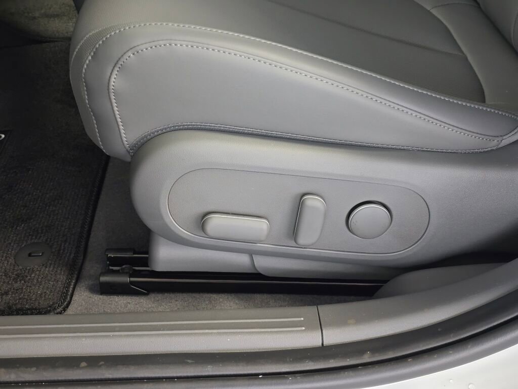 New 2026 Hyundai Ioniq 5 SEL image 21