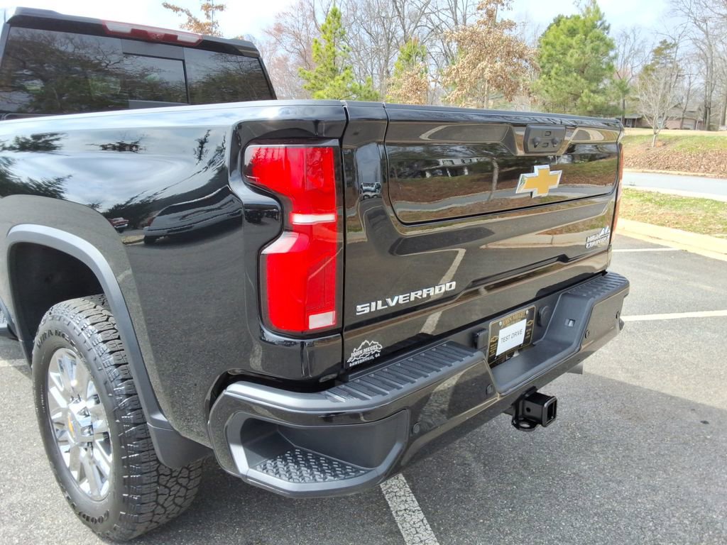 Certified 2026 Chevrolet Silverado 2500 High Country w/ High Country Premium Package AWD/4WD image 15