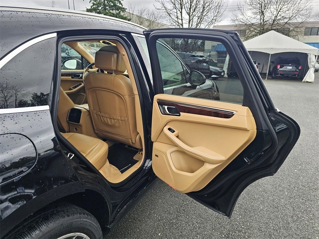 Used 2016 Porsche Macan Turbo image 26