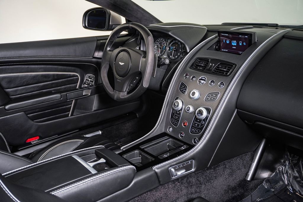 Used 2016 Aston Martin DB9 GT RWD image 18