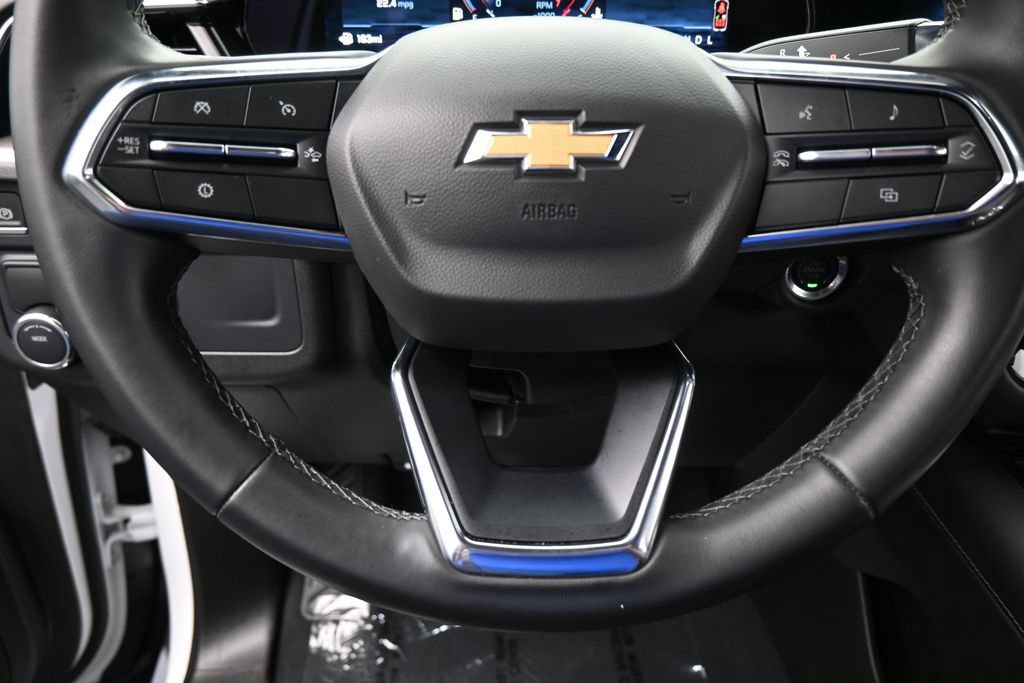 Used 2025 Chevrolet Suburban LT RWD image 38