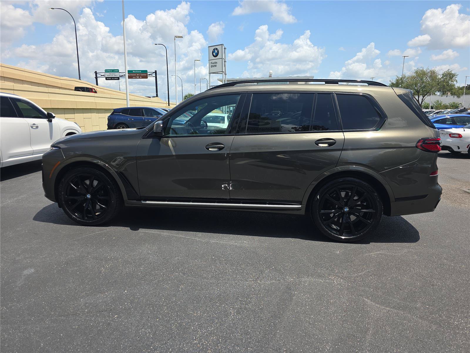 Certified 2024 BMW X7 xDrive40i w/ M Sport Package AWD/4WD image 7
