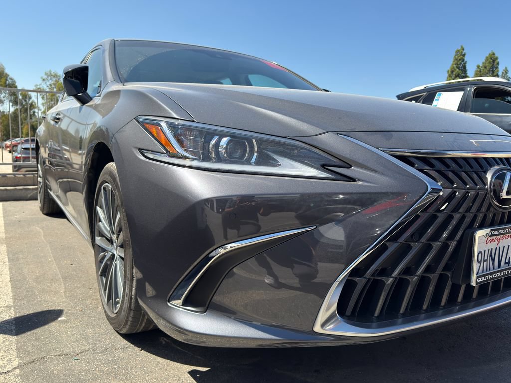 Certified 2024 Lexus ES 300h w/ Premium Package FWD image 3