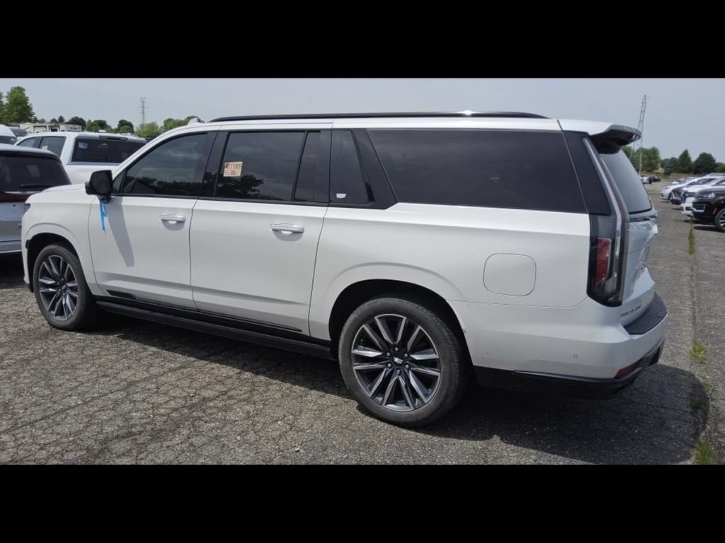 Used 2022 Cadillac Escalade ESV Sport w/ Touring Package AWD/4WD image 6