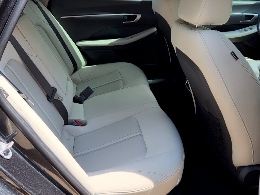 Used 2025 Hyundai Sonata SEL FWD image 17