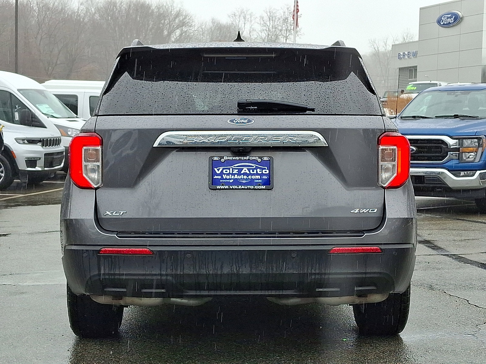 Used 2022 Ford Explorer XLT image 9