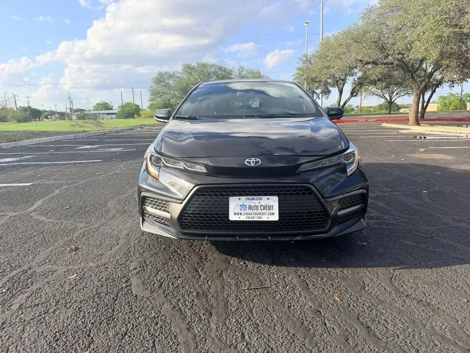 Used 2022 Toyota Corolla SE FWD image 2