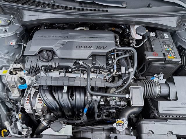 Certified 2025 Hyundai Elantra Sport FWD image 28