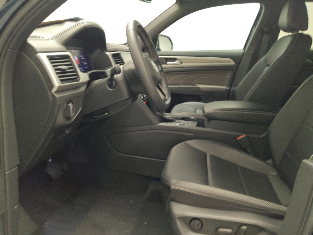 Used 2023 Volkswagen Atlas Cross Sport SE w/ Panoramic Sunroof Package FWD image 17