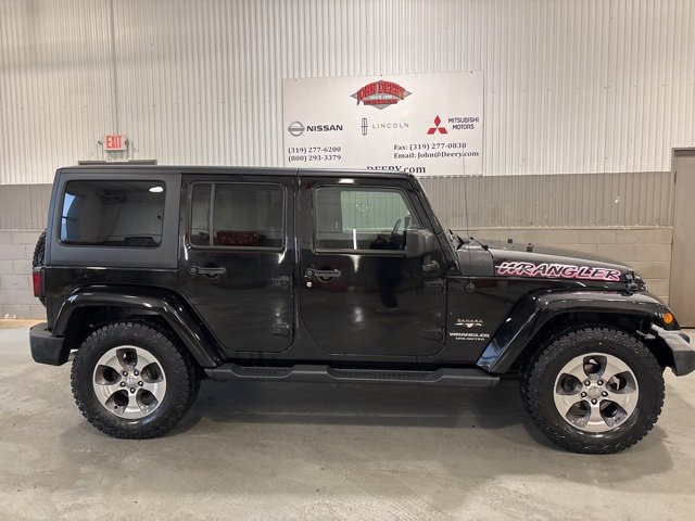 Used 2017 Jeep Wrangler Unlimited Sahara image 2