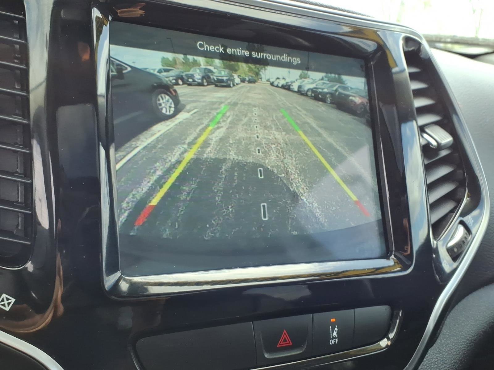 Used 2022 Jeep Cherokee Limited AWD/4WD image 12