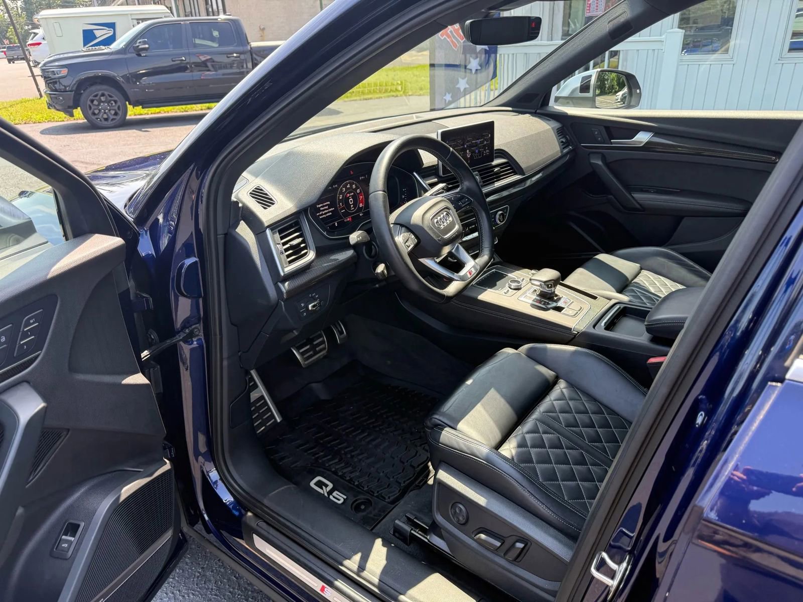 Used 2018 Audi SQ5 Premium Plus w/ Navigation Package image 13