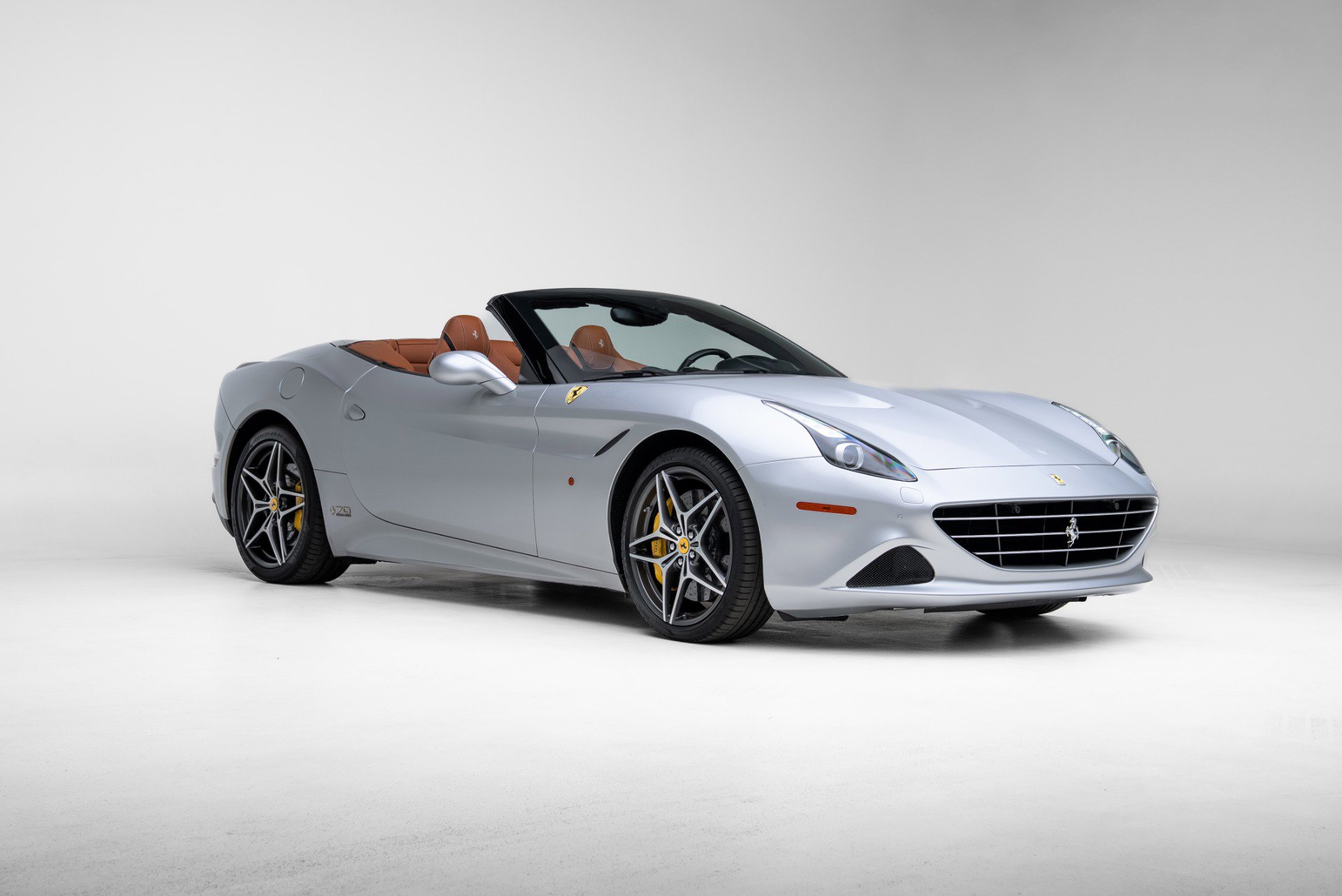 Used 2016 Ferrari California T image 32