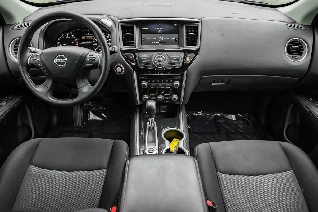 Used 2020 Nissan Pathfinder SV image 16