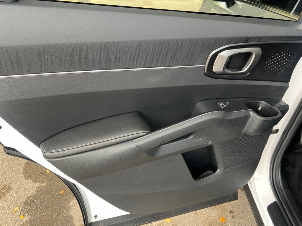 Certified 2022 Kia Sorento LX FWD image 10