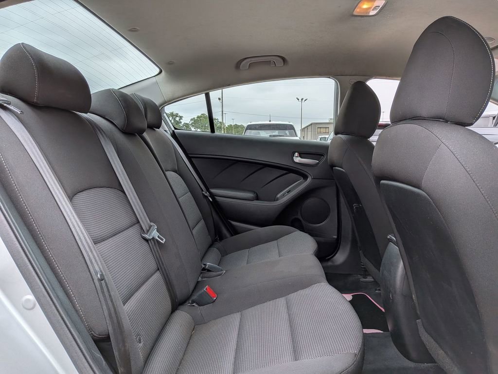 Used 2017 Kia Forte LX FWD image 25