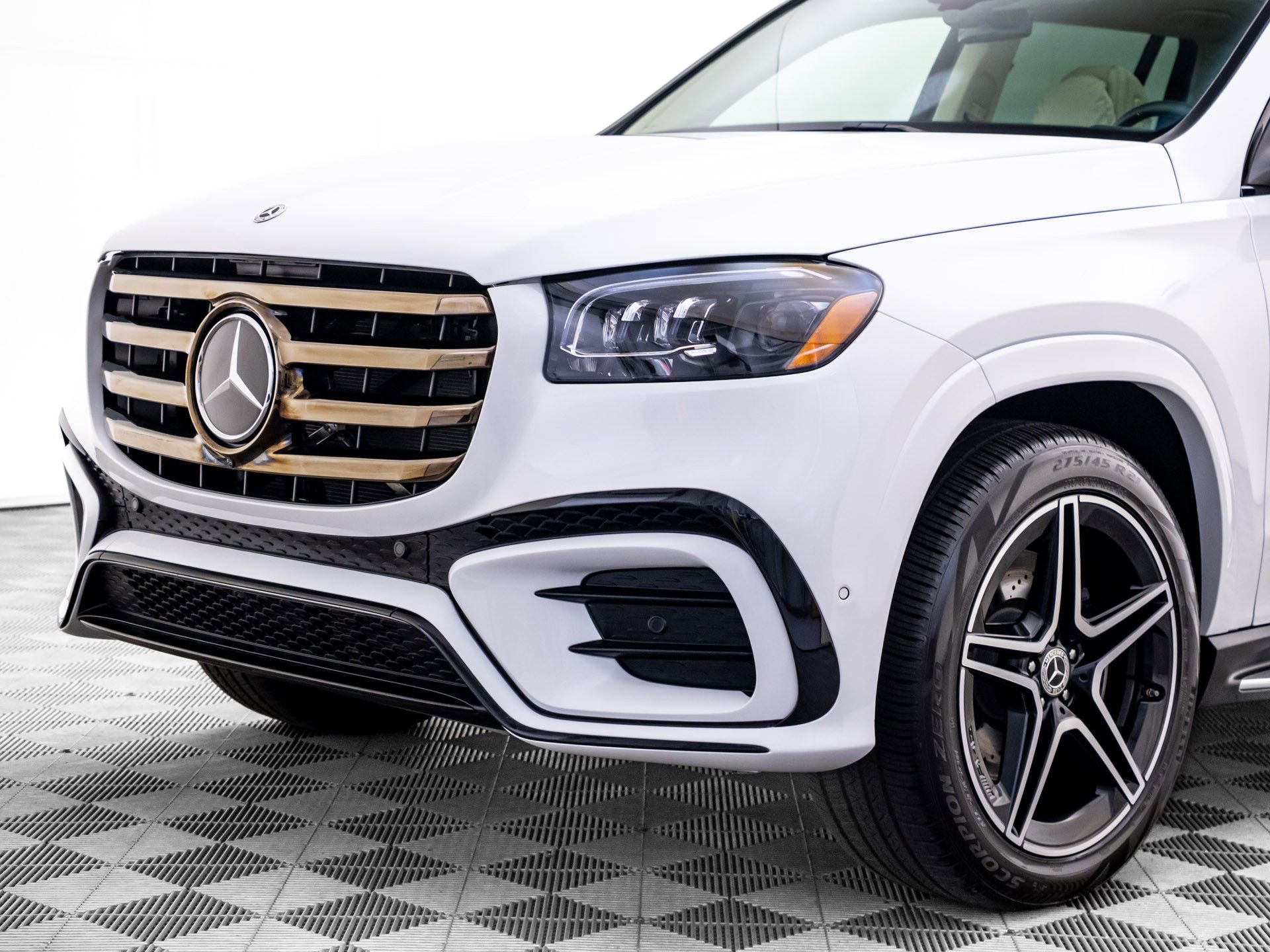 Used 2026 Mercedes-Benz GLS 450 4MATIC image 40