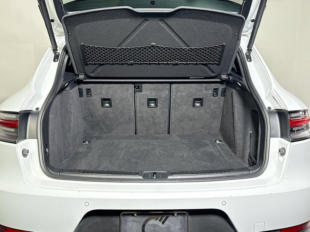 Certified 2020 Porsche Macan AWD/4WD image 27