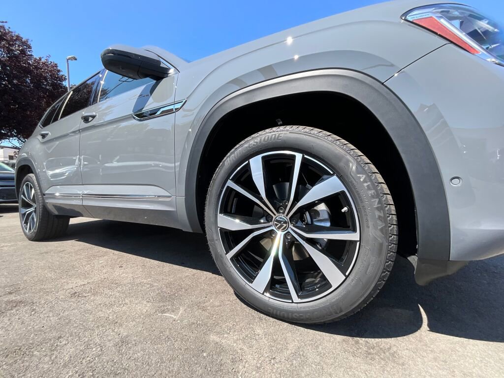 New 2025 Volkswagen Atlas SEL Premium R-Line image 9