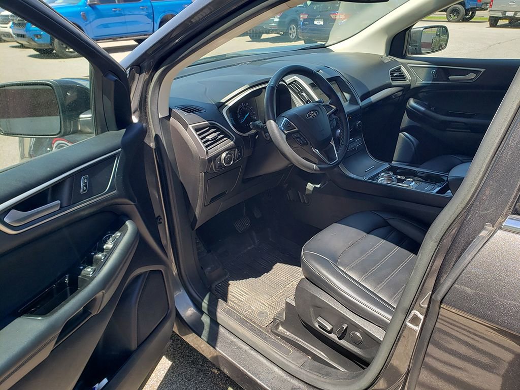 Used 2019 Ford Edge SEL w/ Equipment Group 201A FWD image 6