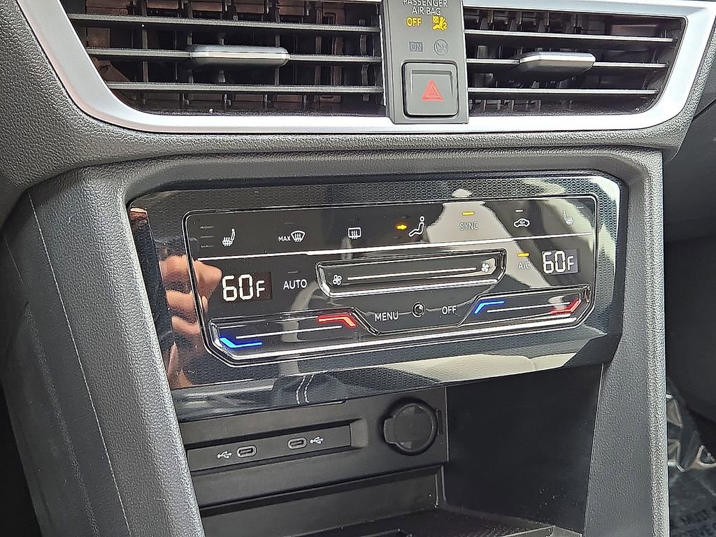 Used 2026 Volkswagen Taos SE FWD image 29