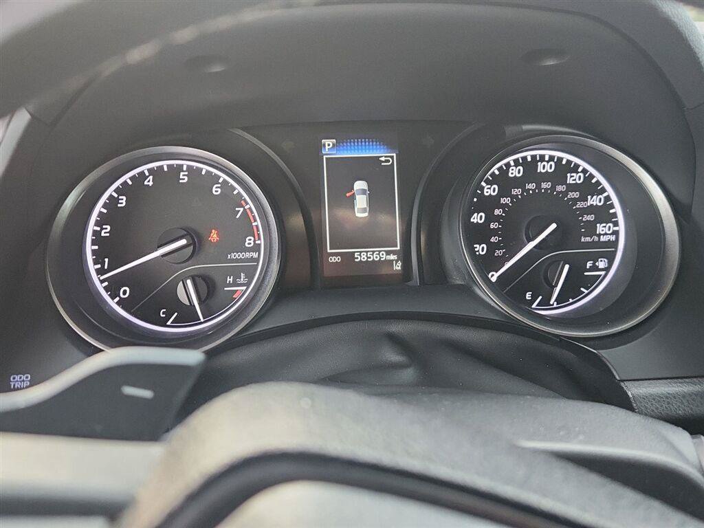 Used 2023 Toyota Camry SE FWD image 5