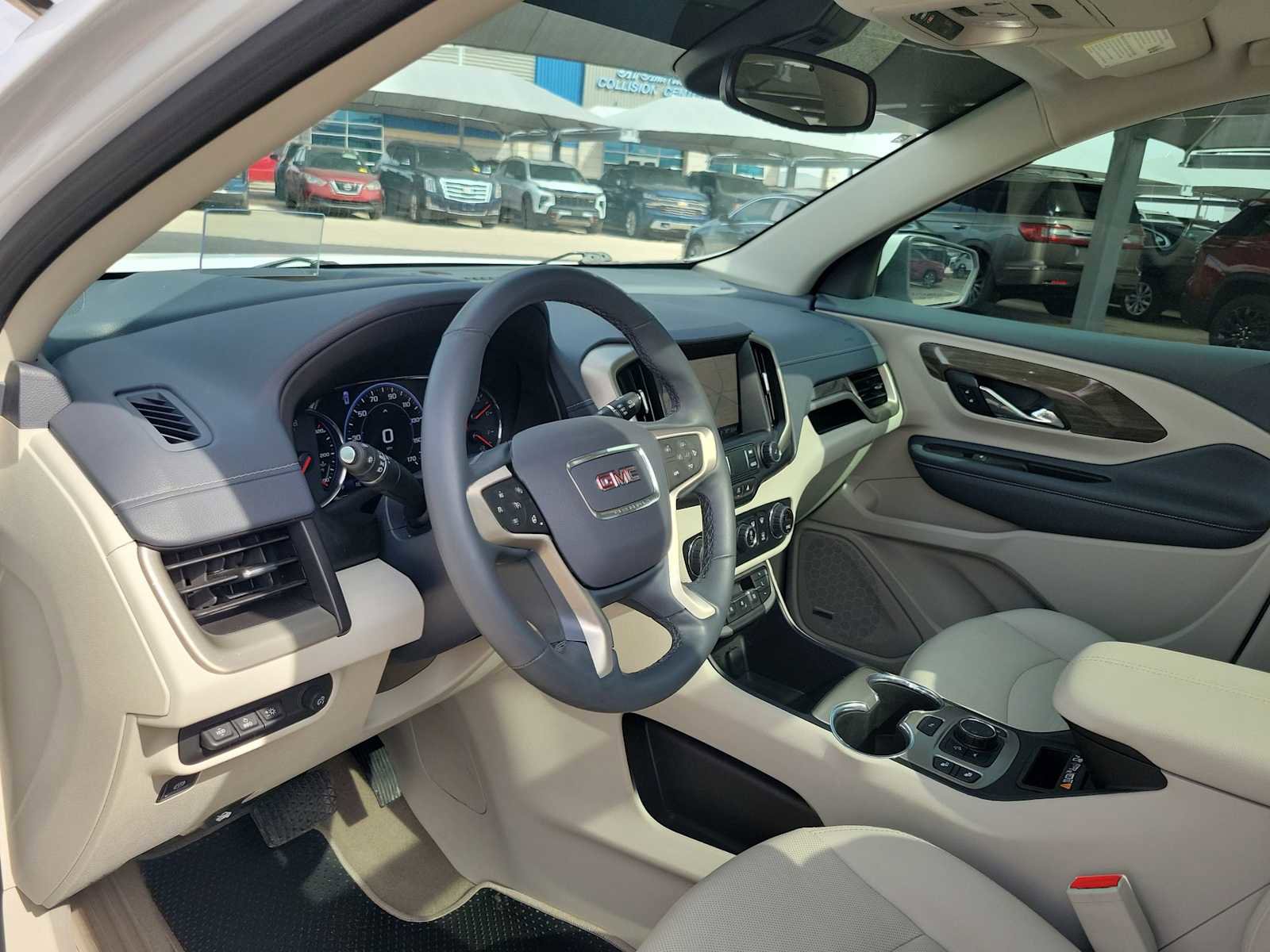 Used 2023 GMC Terrain Denali image 2
