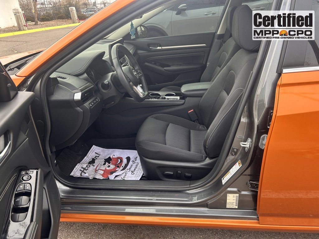 Used 2023 Nissan Altima 2.5 SV w/ SV Premium Package image 9