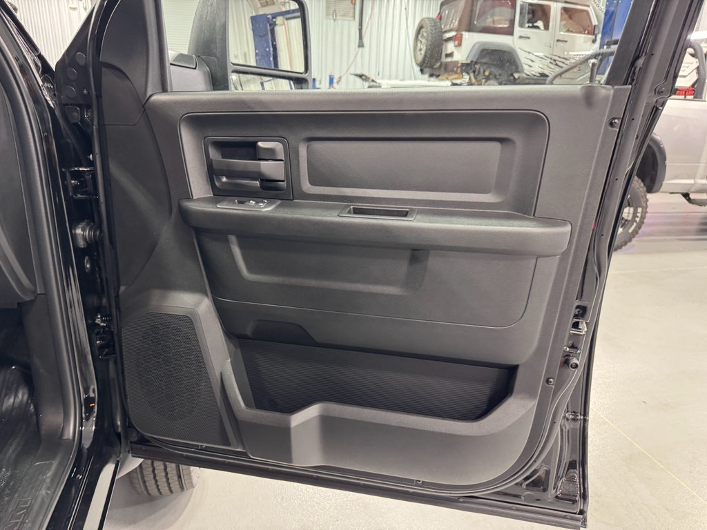 New 2025 RAM 4500 Tradesman AWD/4WD image 16